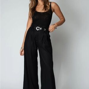 Chic Black Wide-Leg Trousers
